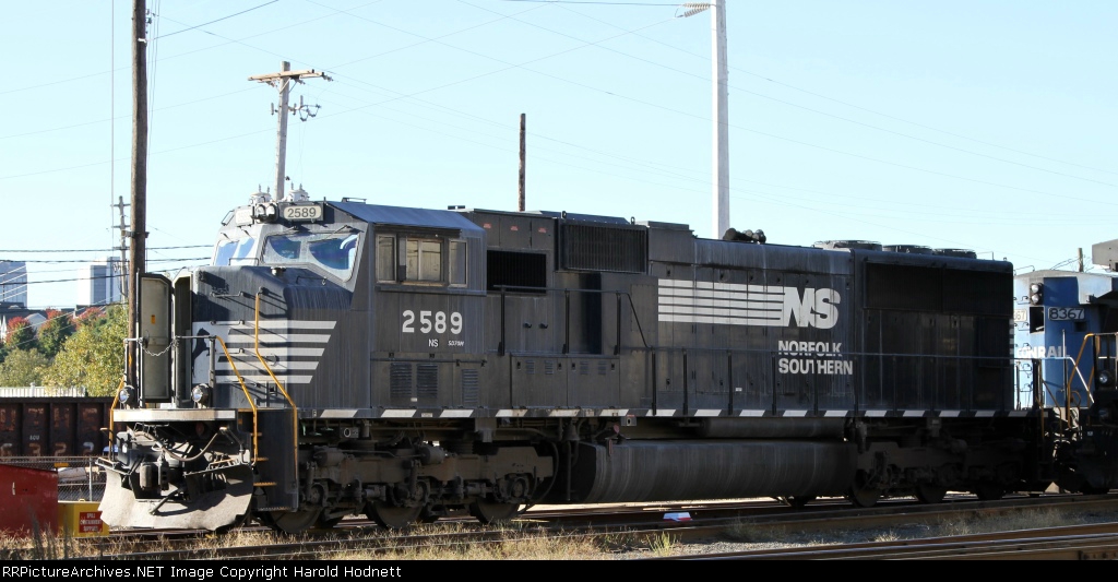 NS 2589 sits in Glenwood Yard